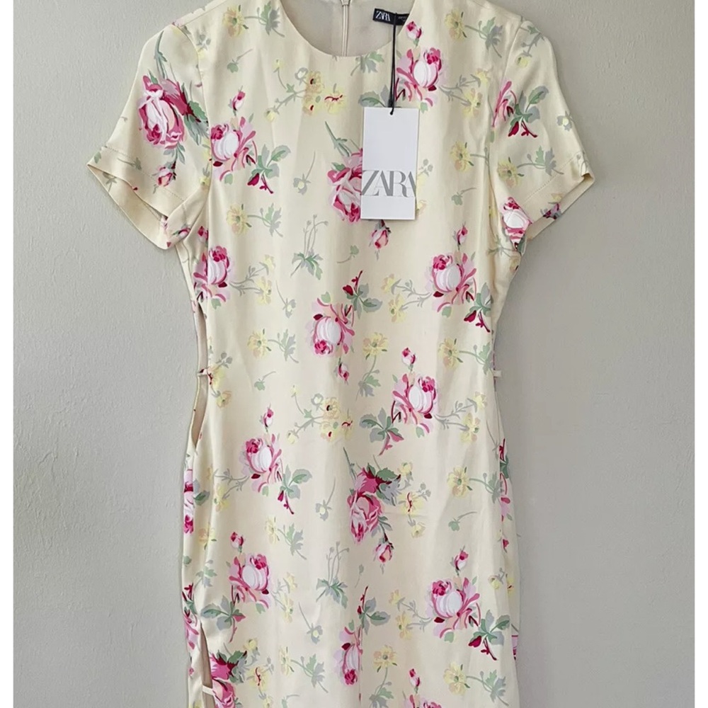 Zara floral short sleeve dress with side slits, XS, NWT